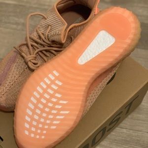 YEEZY BOOST 350 V2 “CLAY”
